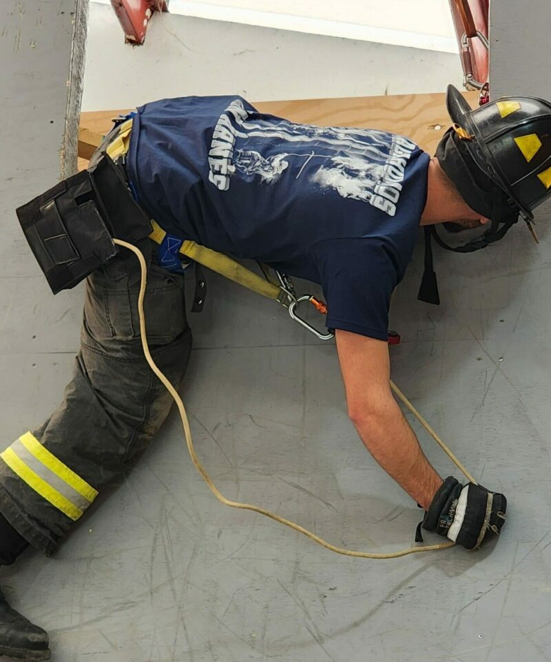 CON ARNÉS - Imagen 3